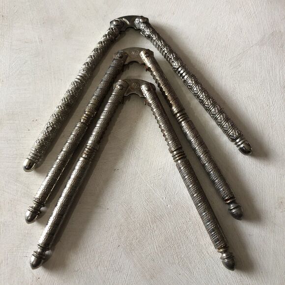 Vintage Metal Handheld Squeeze Nutcrackers Lot of 3 Walnuts Crabs Lobster HMQ - Picture 7 of 13